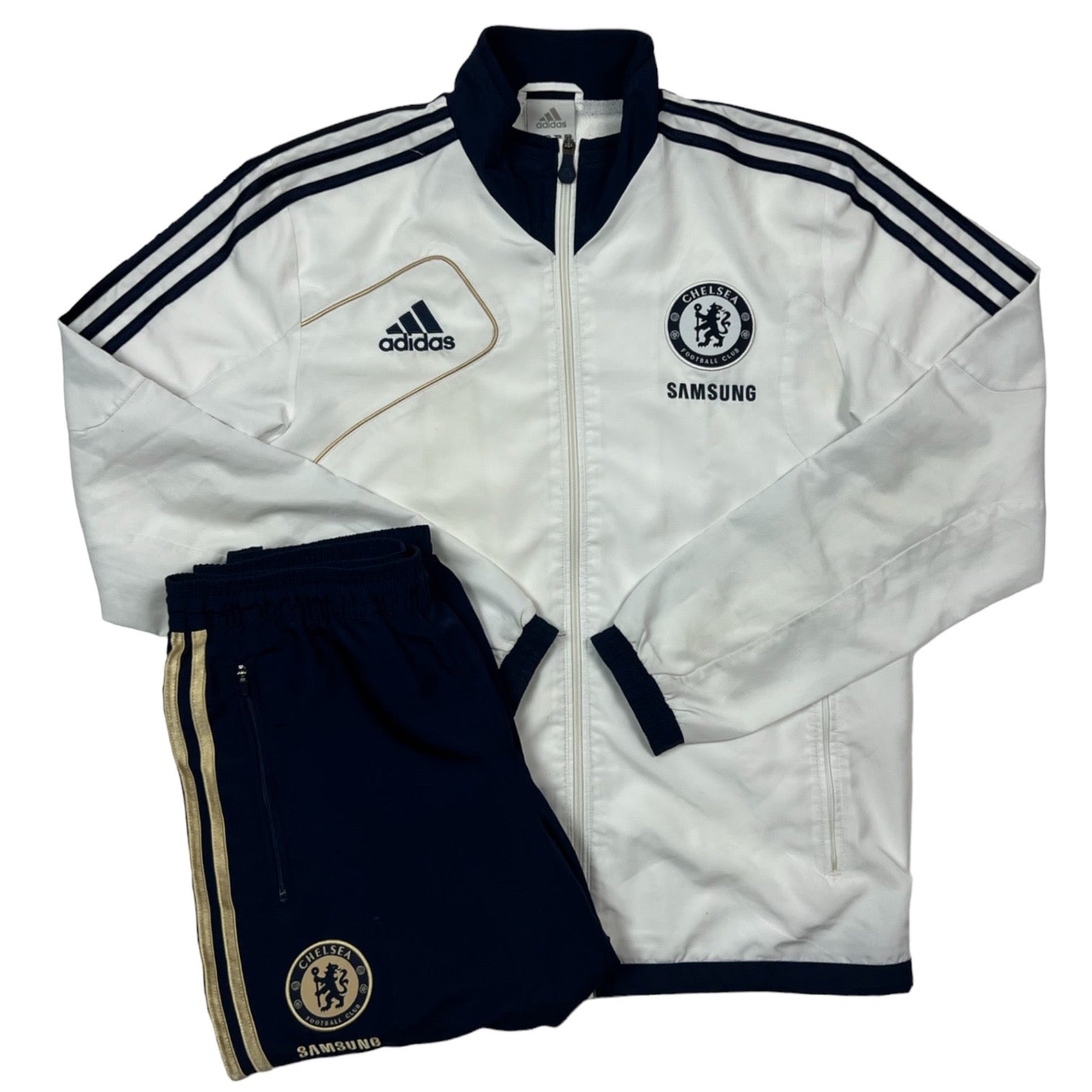 lb desconectado Definición Adidas Chelsea Fc Tracksuit (White/Navy Blue/Gold) – 2HA Basel