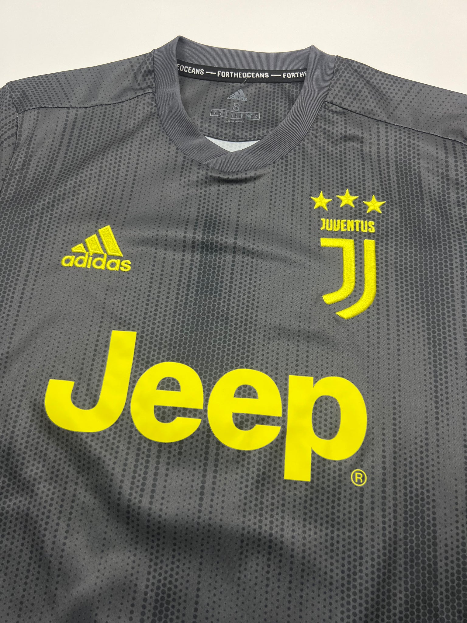 Adidas Juventus Jersey (S)