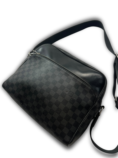 Louis Vuitton Dayton Reporter Damier Graphite MM