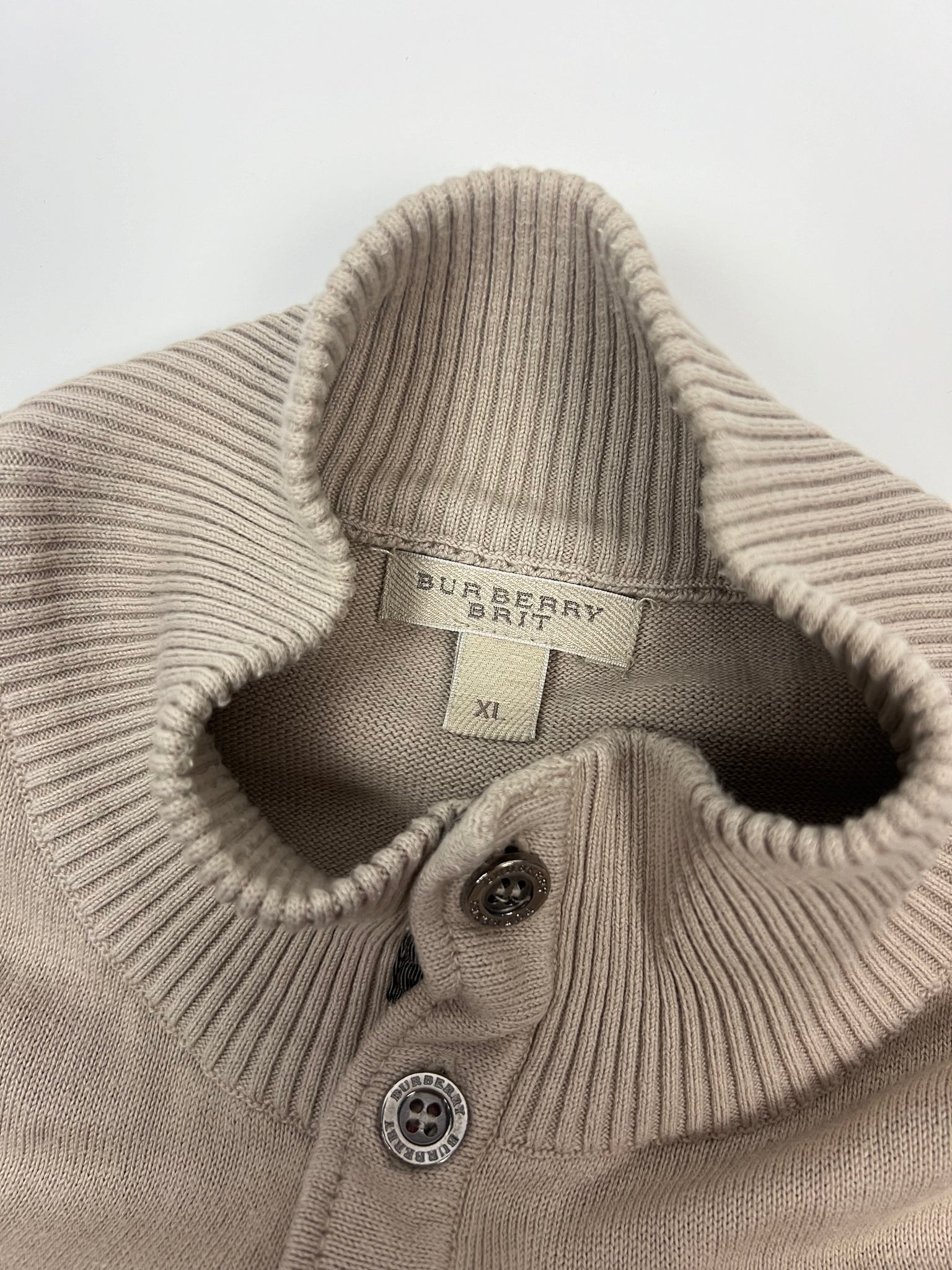 Burberry Longsleeve (XL)